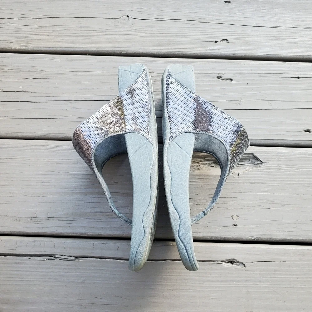 FitFlop Electra Classic Pewter Silver Sequin Thong Platform Flip Flip Sandals 10